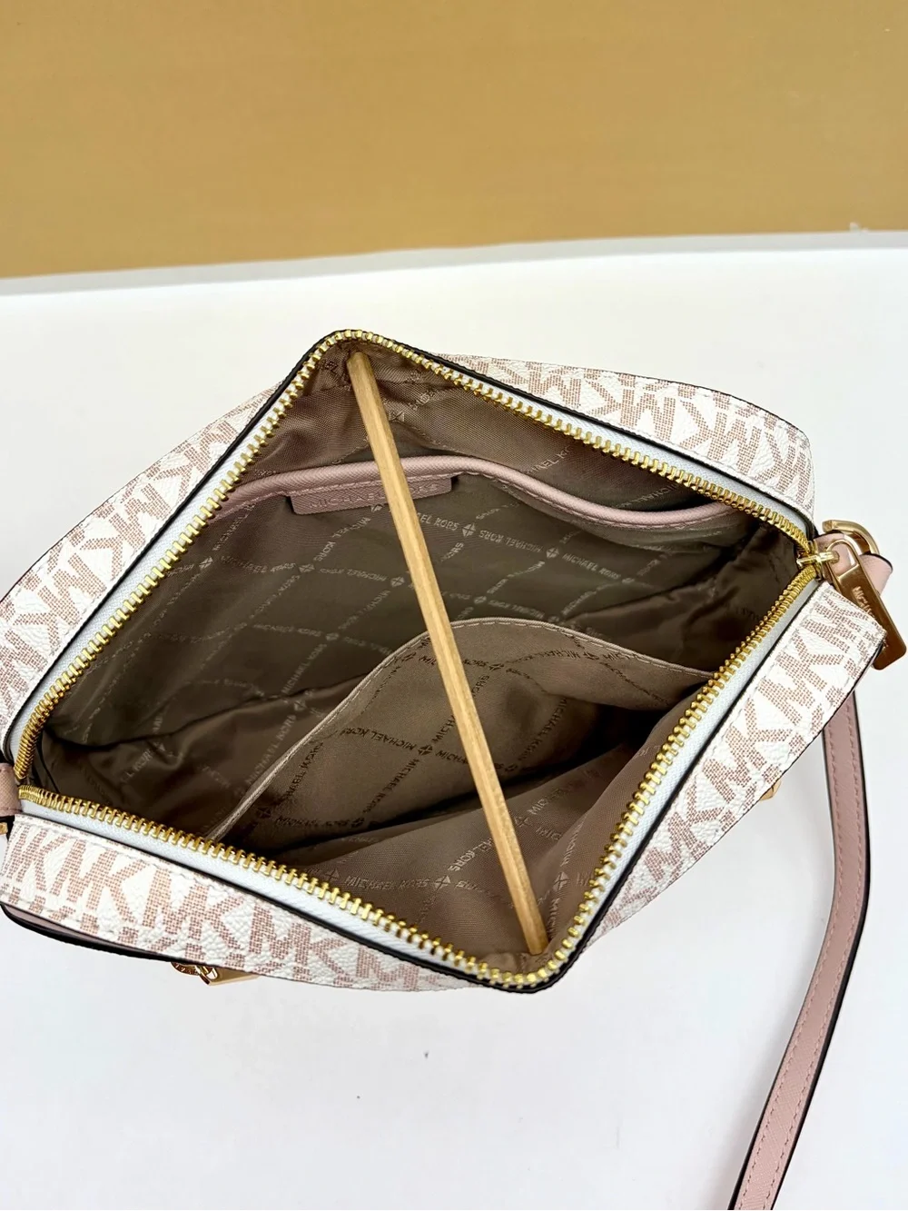 Michael Kors Jet Set Travel EW  Crossbody Bag Optic White Rose Gold
